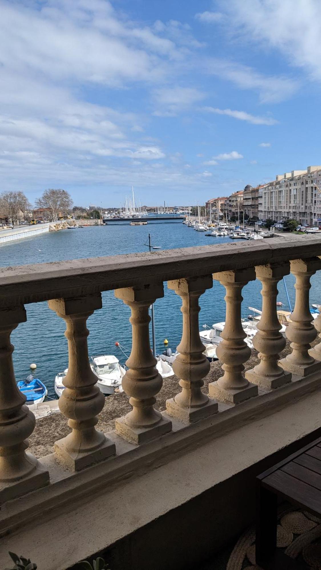 T3 Avec Terrasse Avec Vue Exceptionnelle Sur Les Quais De Sete Apartment Екстериор снимка
