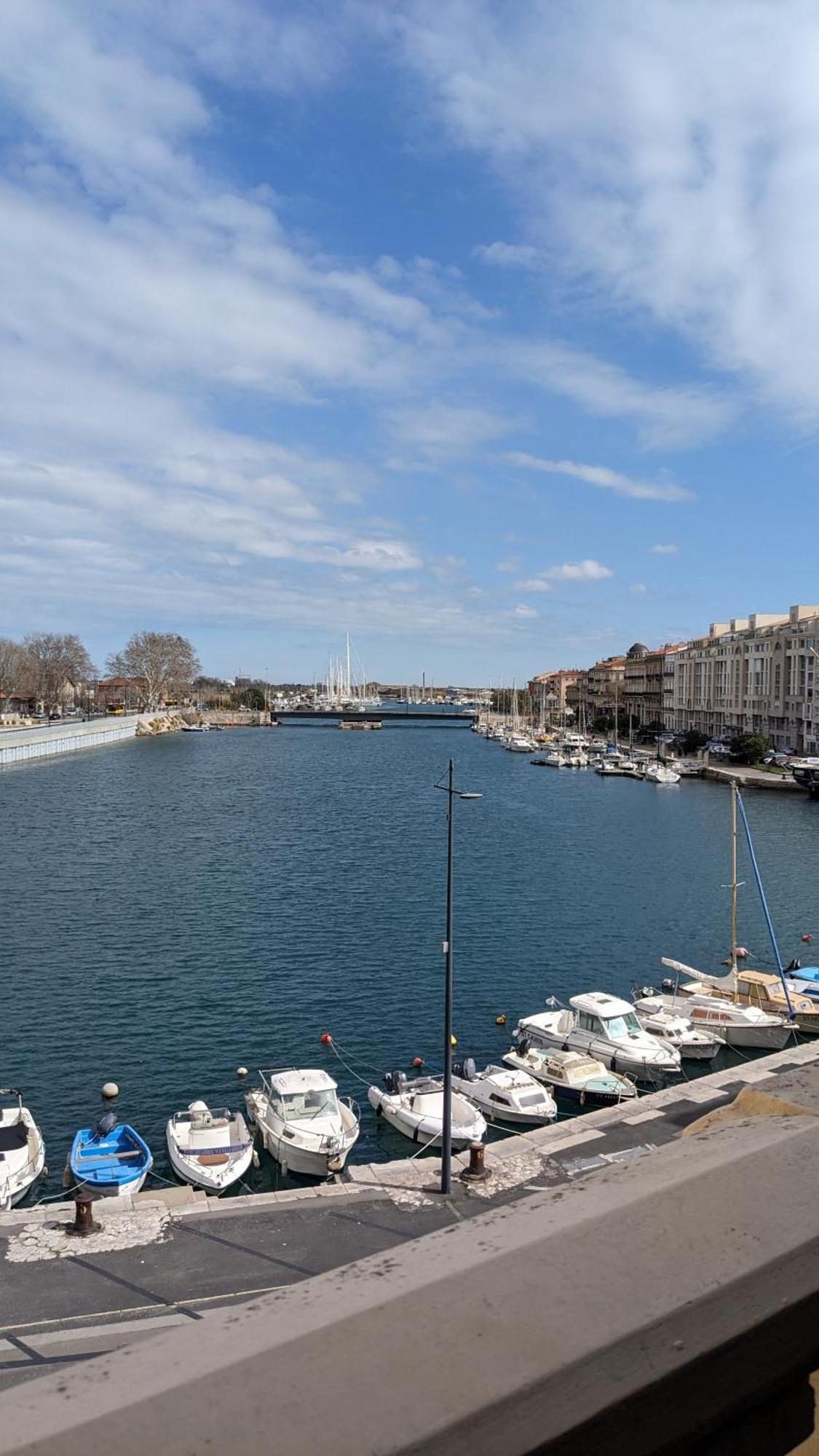 T3 Avec Terrasse Avec Vue Exceptionnelle Sur Les Quais De Sete Apartment Екстериор снимка